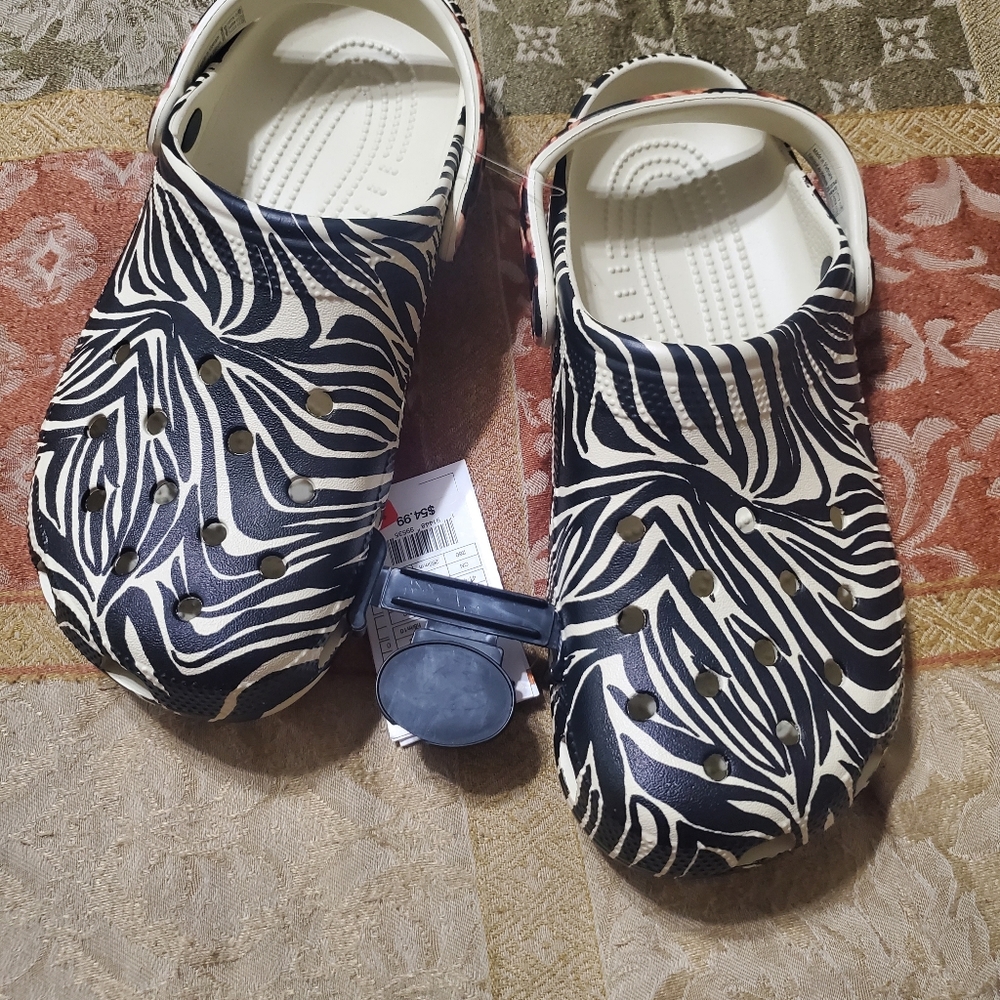 CROCS